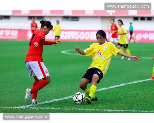 回顾2019足球联赛赛场风云再现精彩纷呈赛事纪实